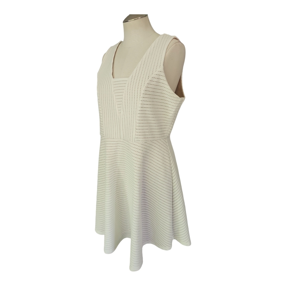 Maurices White Fit Flare Dress Textured V Neck Sleeveless Size 13 14 - Picture 7 of 10
